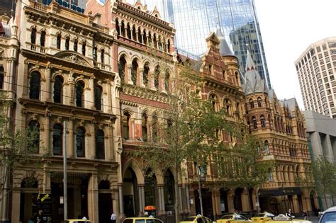 Collins street - Collins Street is Melbourne's main commercial thoroughfare. Collins Street has a plethora of banks, fund managers, investment banks, stockbrokers and other financial institutions. …